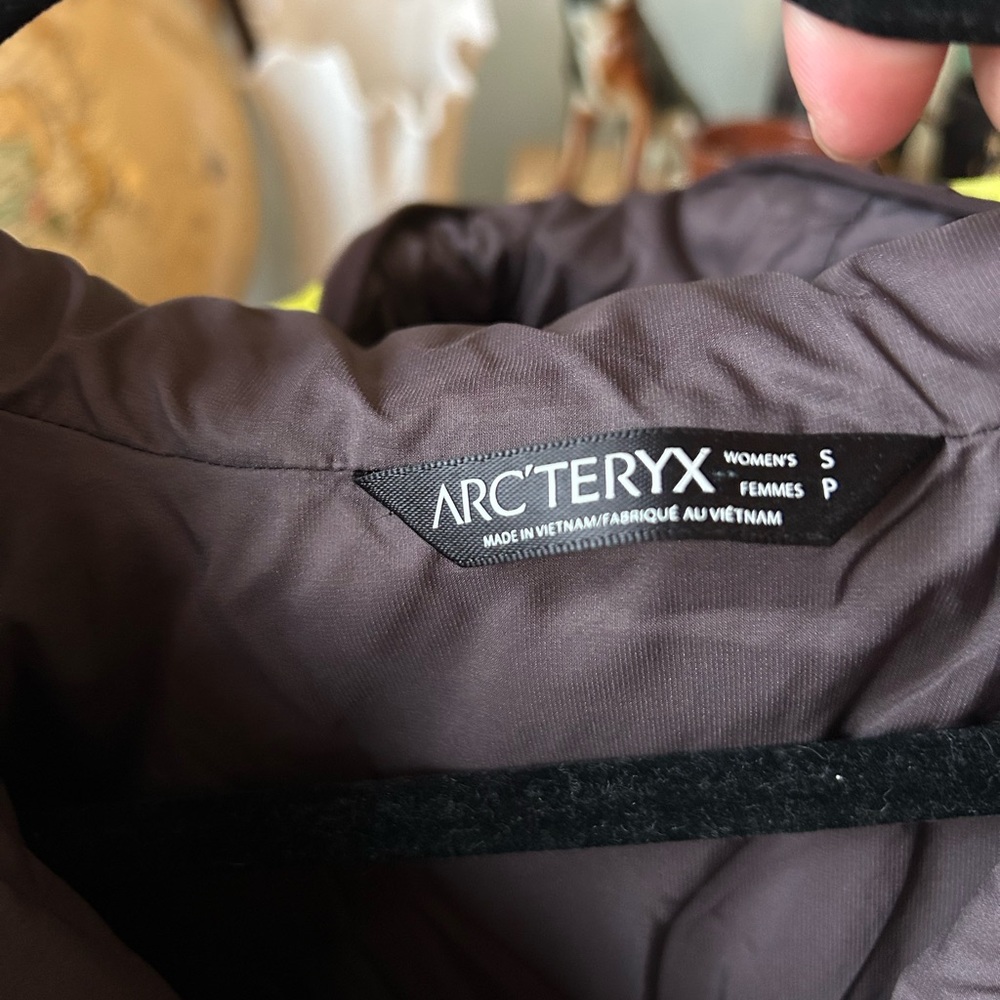 Arc'teryx Women's Jacket - Rich Brown